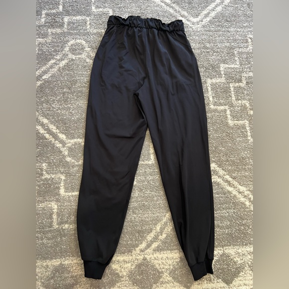 Lululemon Keep Moving Jogger Pants Women's Size 6 Black Luxtreme Stretch - Picture 6 of 9